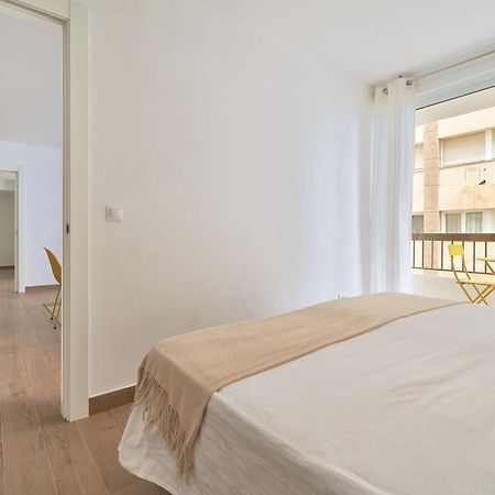 Apartamento En Primera Linea De Playa En La Malagueta Малага Екстериор снимка