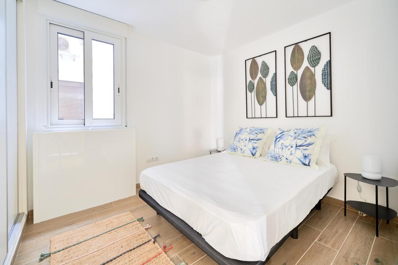 Apartamento En Primera Linea De Playa En La Malagueta Малага Екстериор снимка