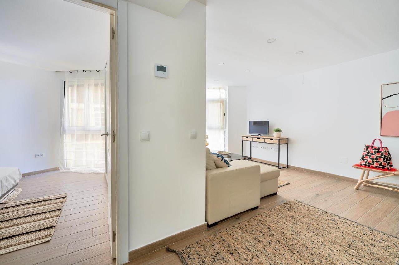 Apartamento En Primera Linea De Playa En La Malagueta Малага Екстериор снимка